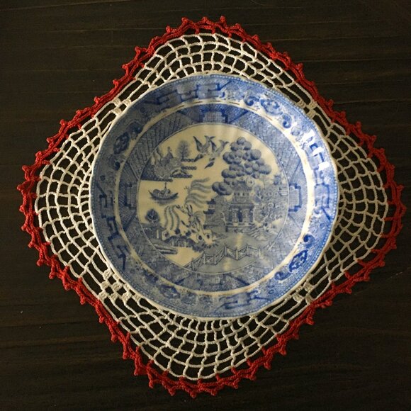 Royal Sutherland England Two Delft Blue Porcelain Cups and Biscuit Plate - Picture 5 of 14